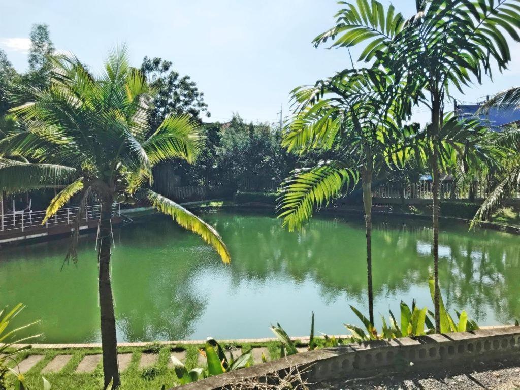 Royal Lee Resort And Spa Nai Yang Beach Esterno foto