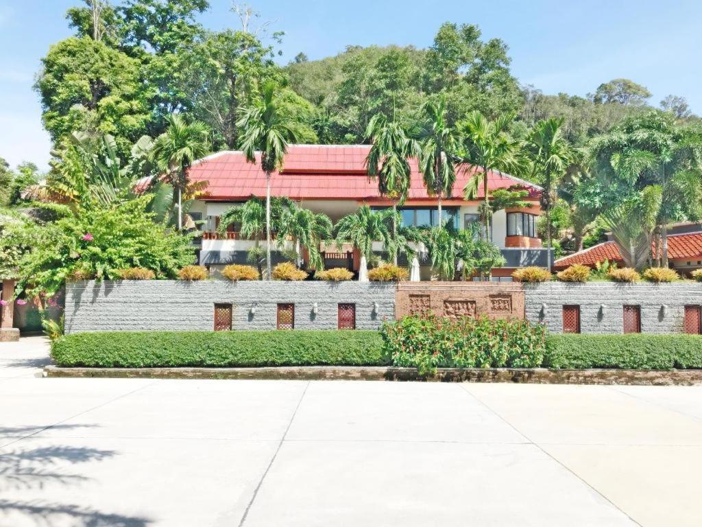 Royal Lee Resort And Spa Nai Yang Beach Esterno foto