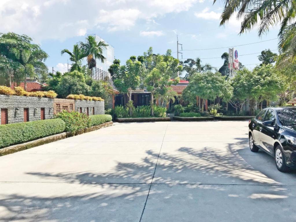 Royal Lee Resort And Spa Nai Yang Beach Esterno foto