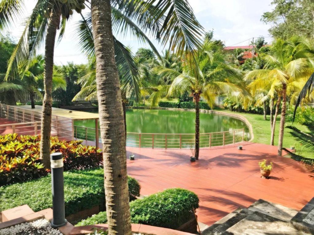 Royal Lee Resort And Spa Nai Yang Beach Esterno foto