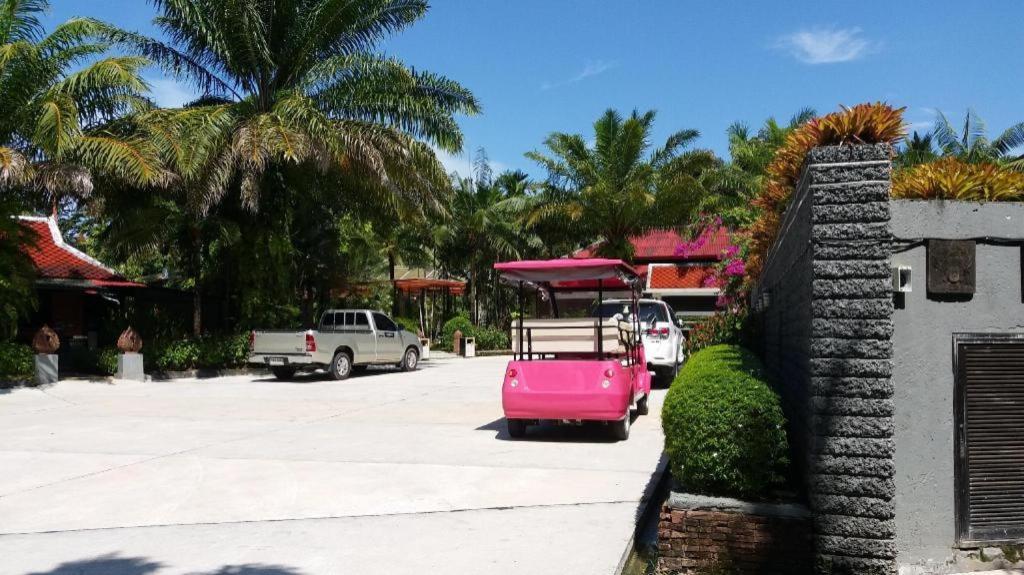 Royal Lee Resort And Spa Nai Yang Beach Esterno foto