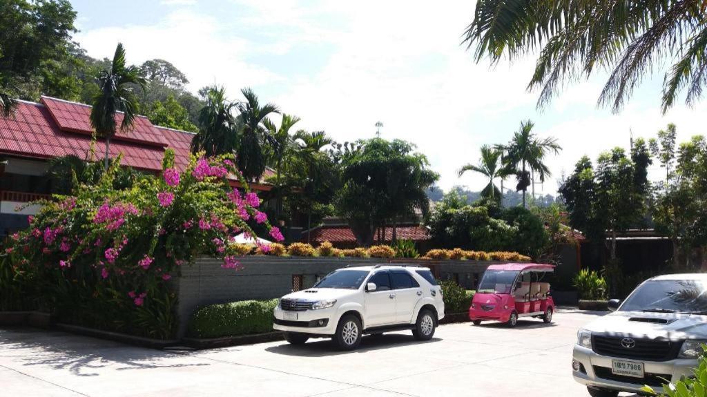 Royal Lee Resort And Spa Nai Yang Beach Esterno foto