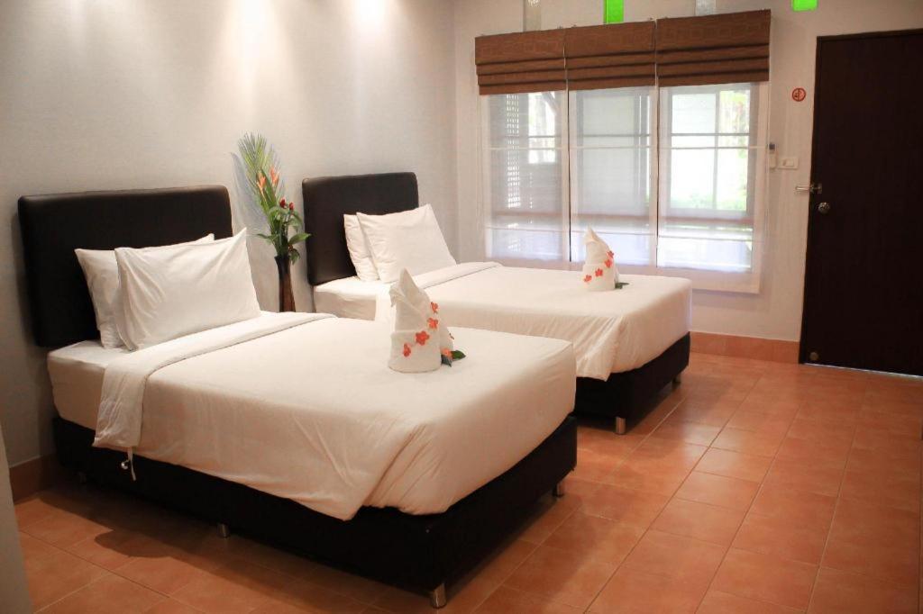 Royal Lee Resort And Spa Nai Yang Beach Esterno foto