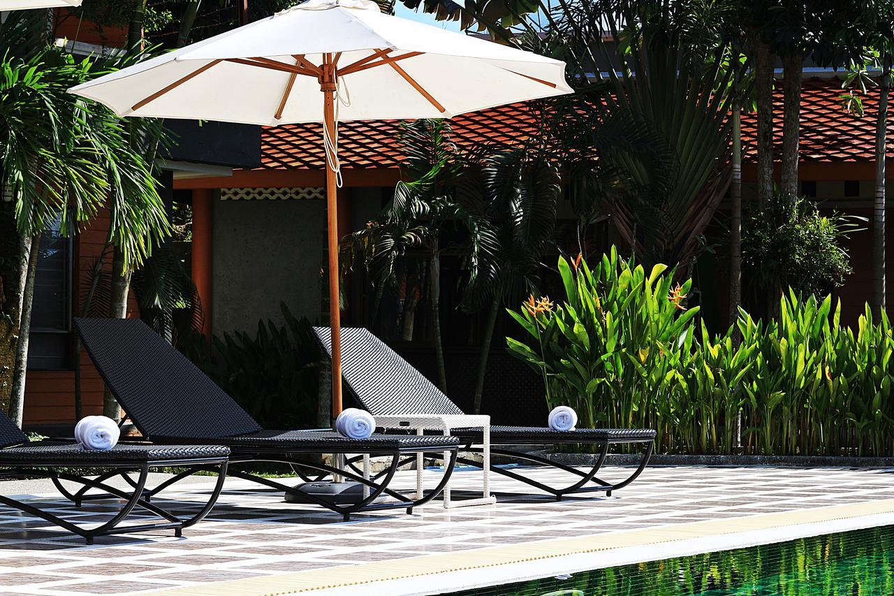 Royal Lee Resort And Spa Nai Yang Beach Esterno foto