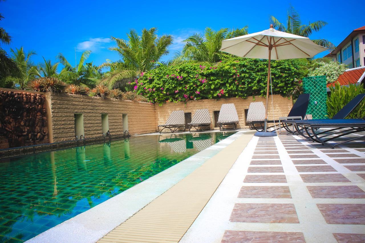 Royal Lee Resort And Spa Nai Yang Beach Esterno foto