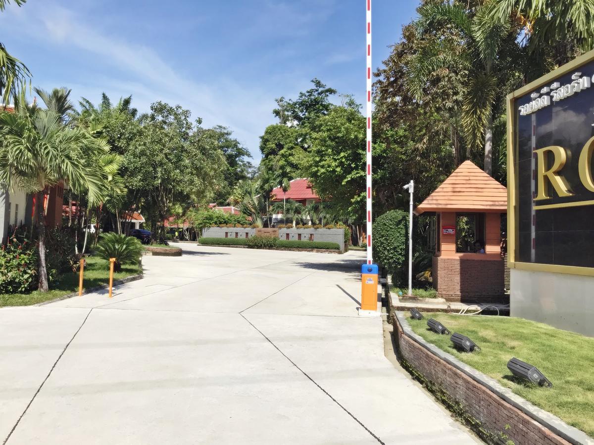 Royal Lee Resort And Spa Nai Yang Beach Esterno foto